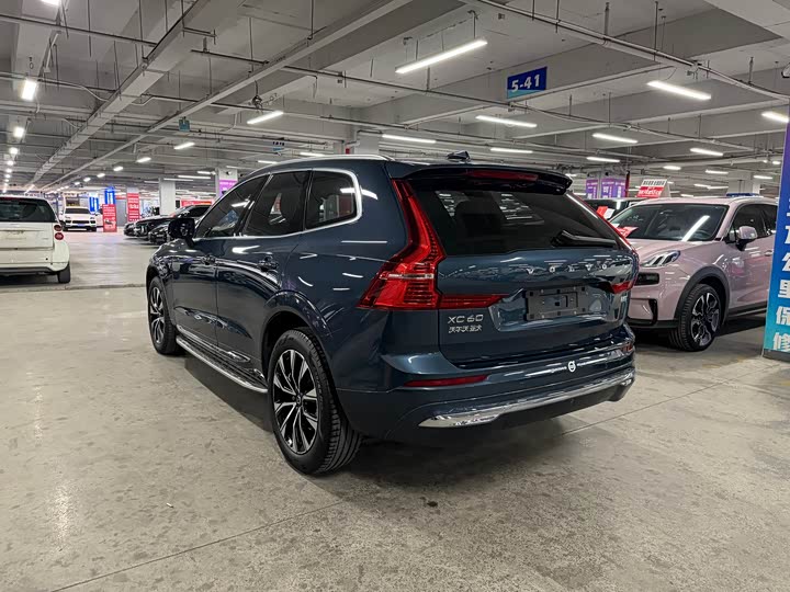 Фото 4 - Volvo XC60