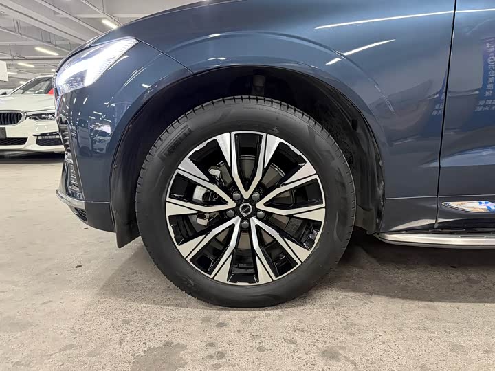 Фото 7 - Volvo XC60