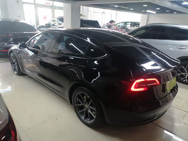 Фото 5 - Tesla Model 3