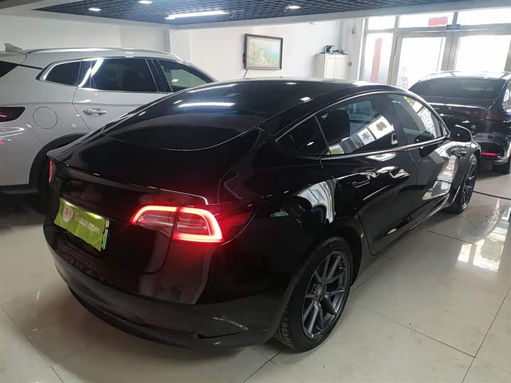 Фото 7 - Tesla Model 3