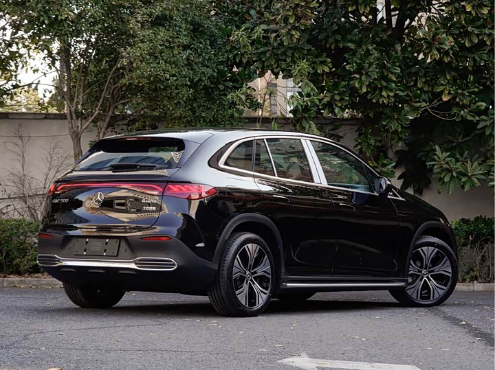 Фото 4 - Mercedes-Benz EQE SUV