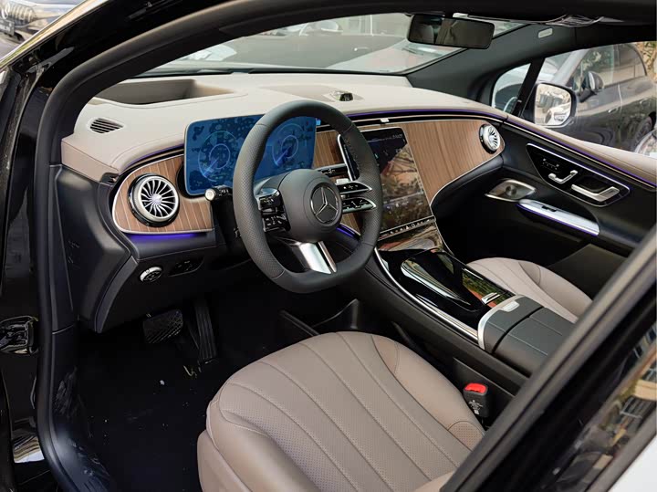 Фото 9 - Mercedes-Benz EQE SUV