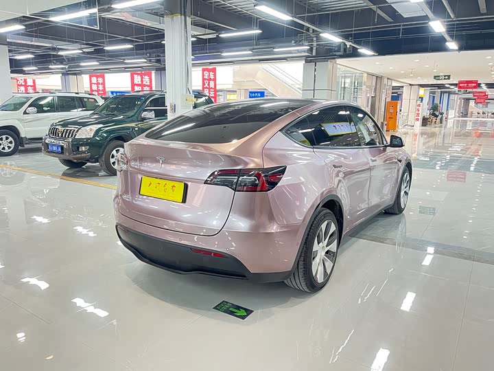 Фото 8 - Tesla Model Y