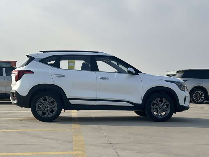 Фото 6 - Kia Seltos