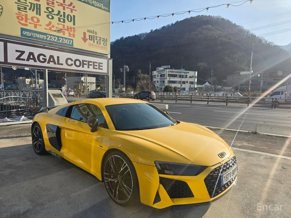 Фото 2 - Audi R8
