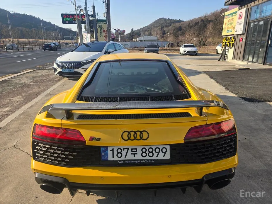 Фото 5 - Audi R8