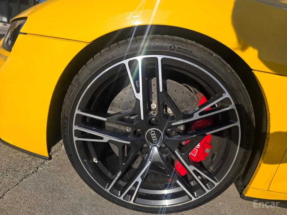 Фото 8 - Audi R8