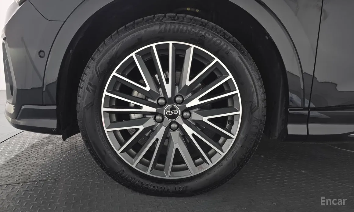 Фото 5 - Audi Q3