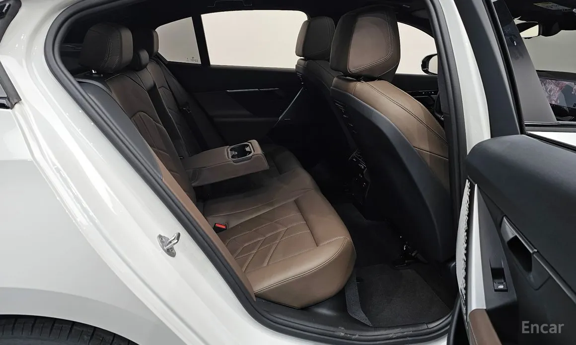 Фото 12 - BMW 5 Series