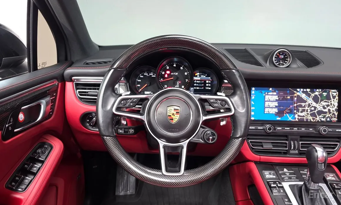 Фото 13 - Porsche Macan