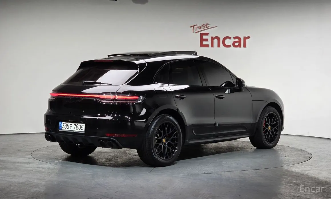Фото 2 - Porsche Macan