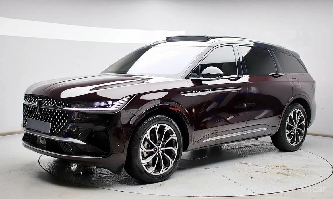 Фото 1 - Lincoln Nautilus