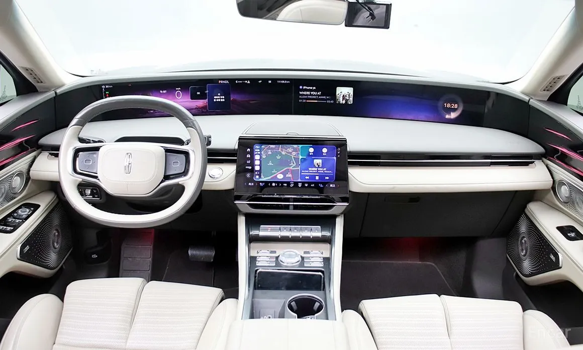 Фото 8 - Lincoln Nautilus