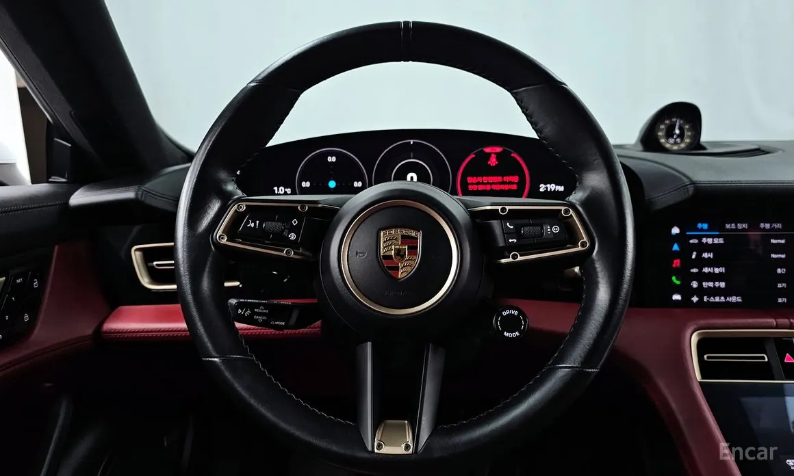 Фото 12 - Porsche Taycan