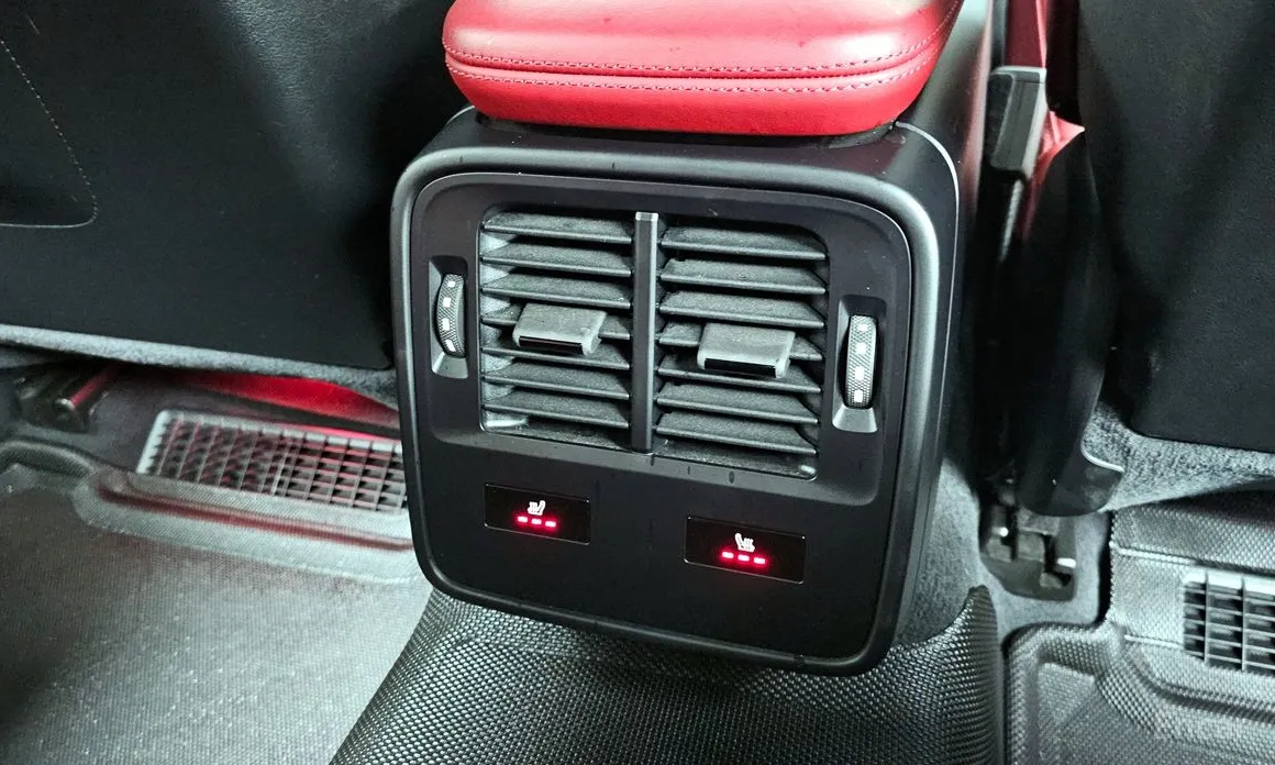 Фото 19 - Porsche Taycan