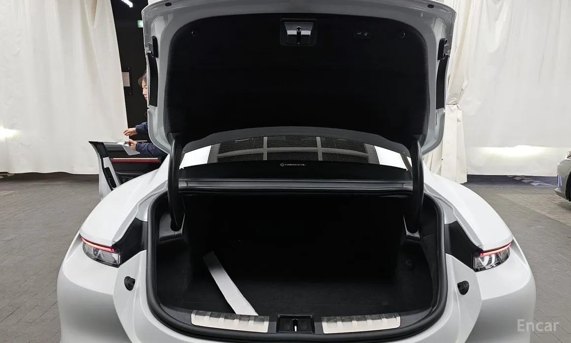 Фото 20 - Porsche Taycan