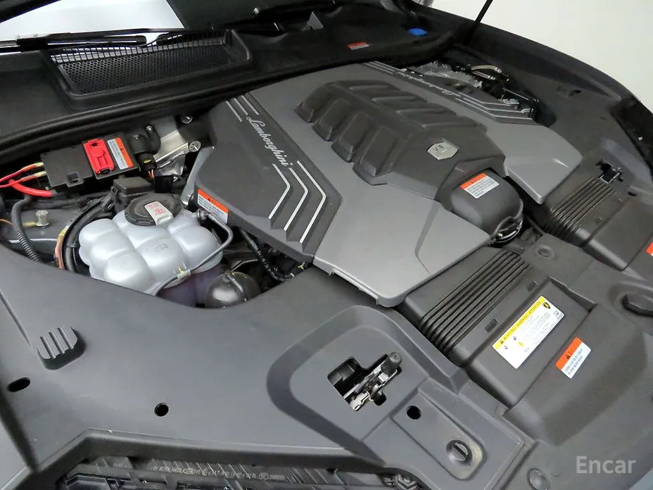 Фото 19 - Lamborghini Urus