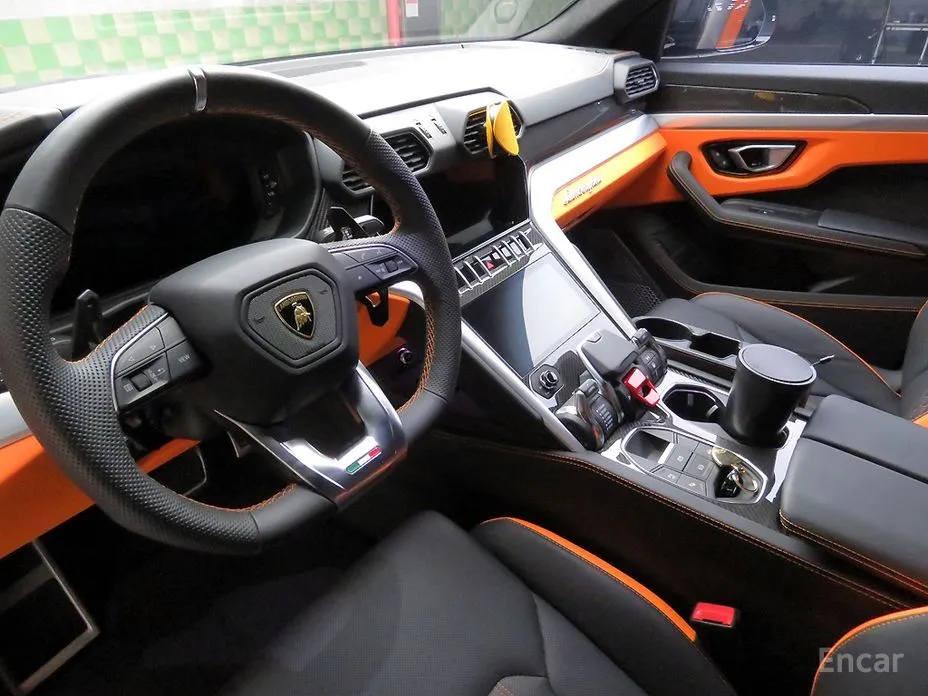 Фото 7 - Lamborghini Urus