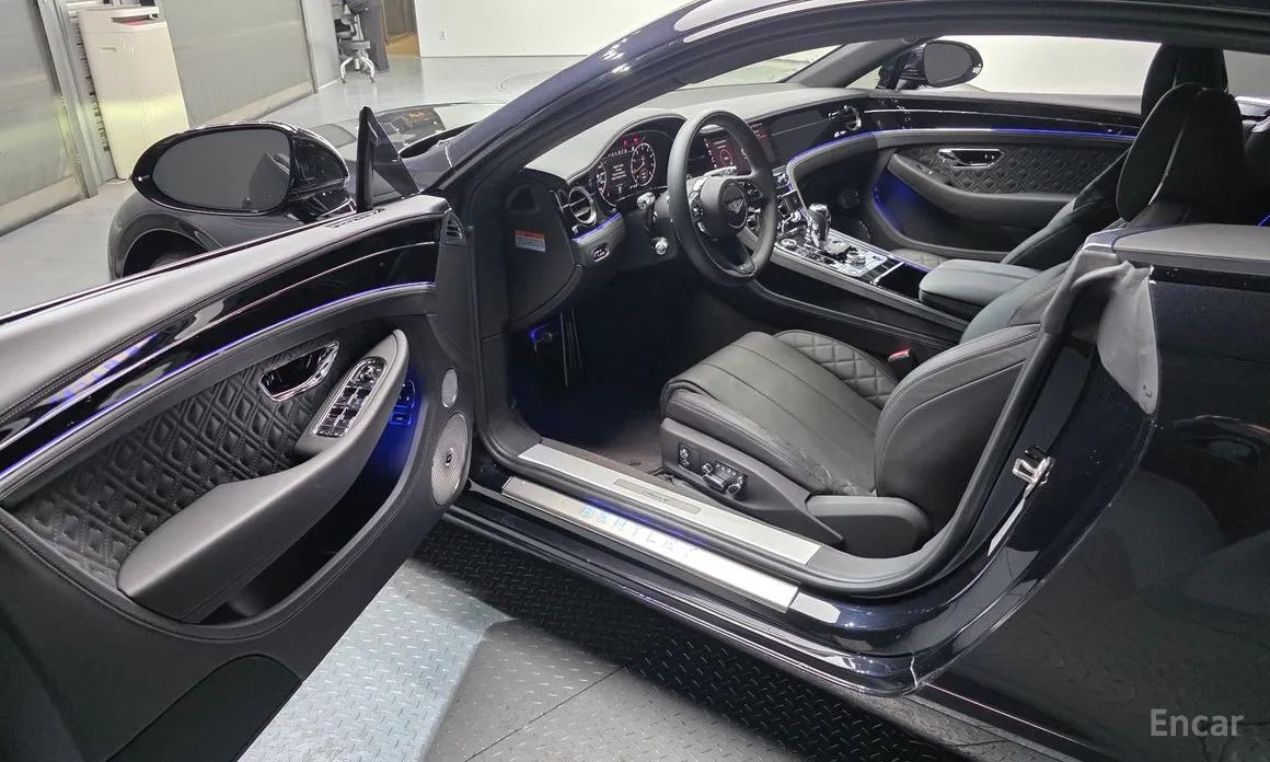 Фото 10 - Bentley Continental GT