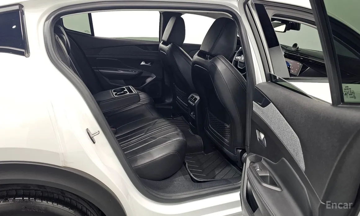 Фото 11 - Peugeot 408