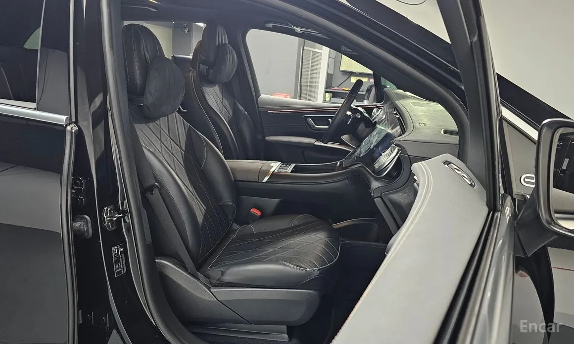 Фото 10 - Mercedes-Benz EQS