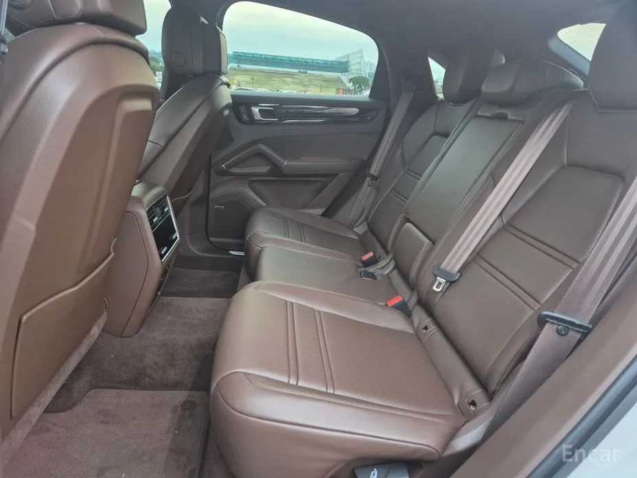 Фото 10 - Porsche Cayenne