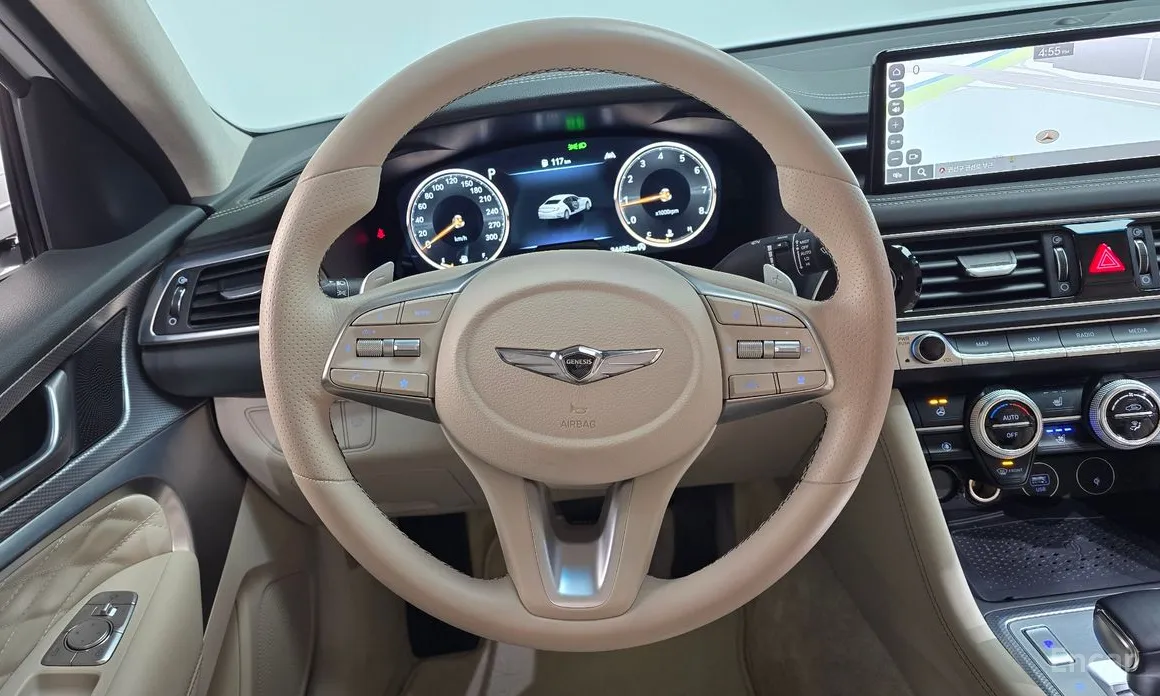 Фото 13 - Genesis G70