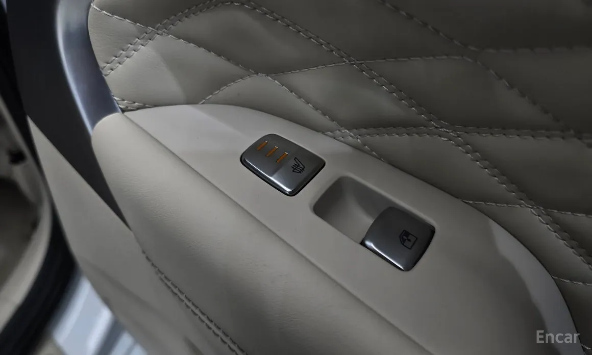 Фото 19 - Genesis G70