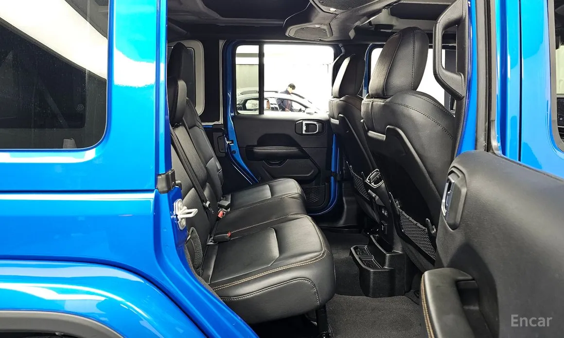 Фото 12 - Jeep Wrangler