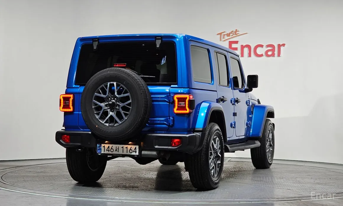 Фото 2 - Jeep Wrangler