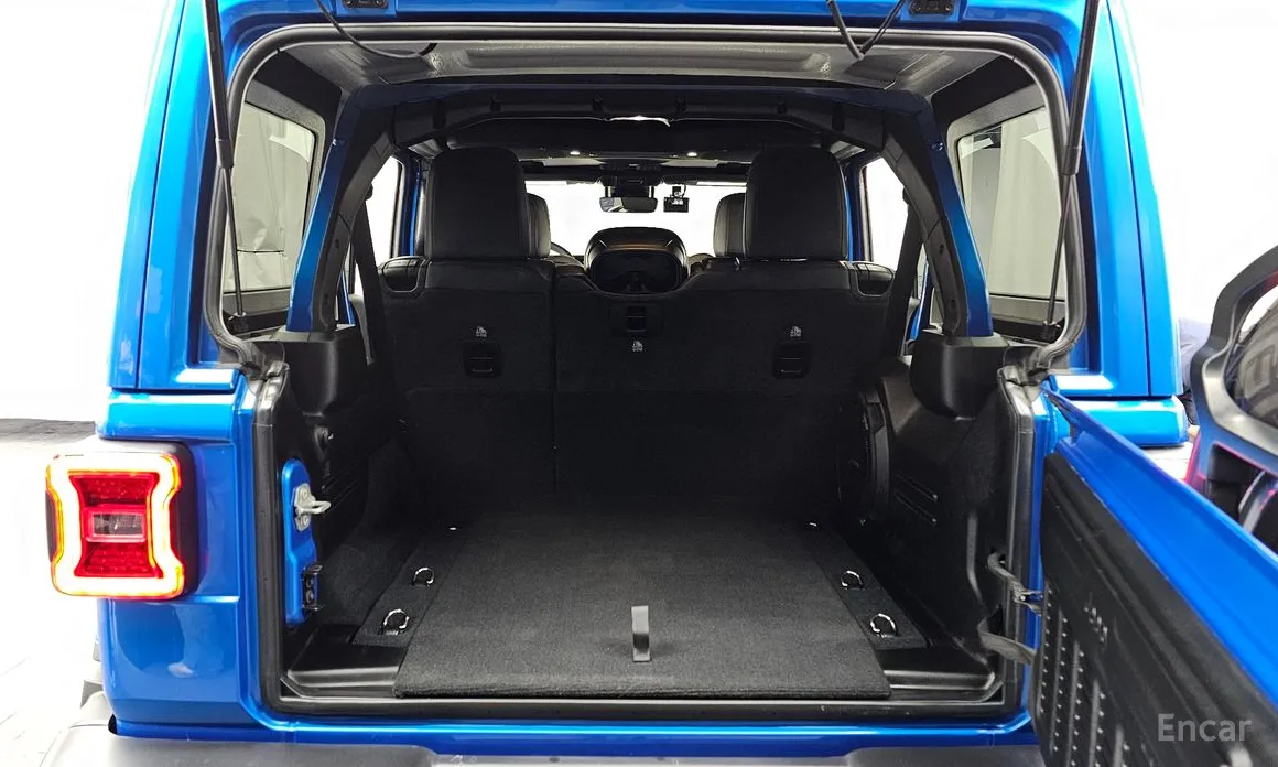 Фото 20 - Jeep Wrangler