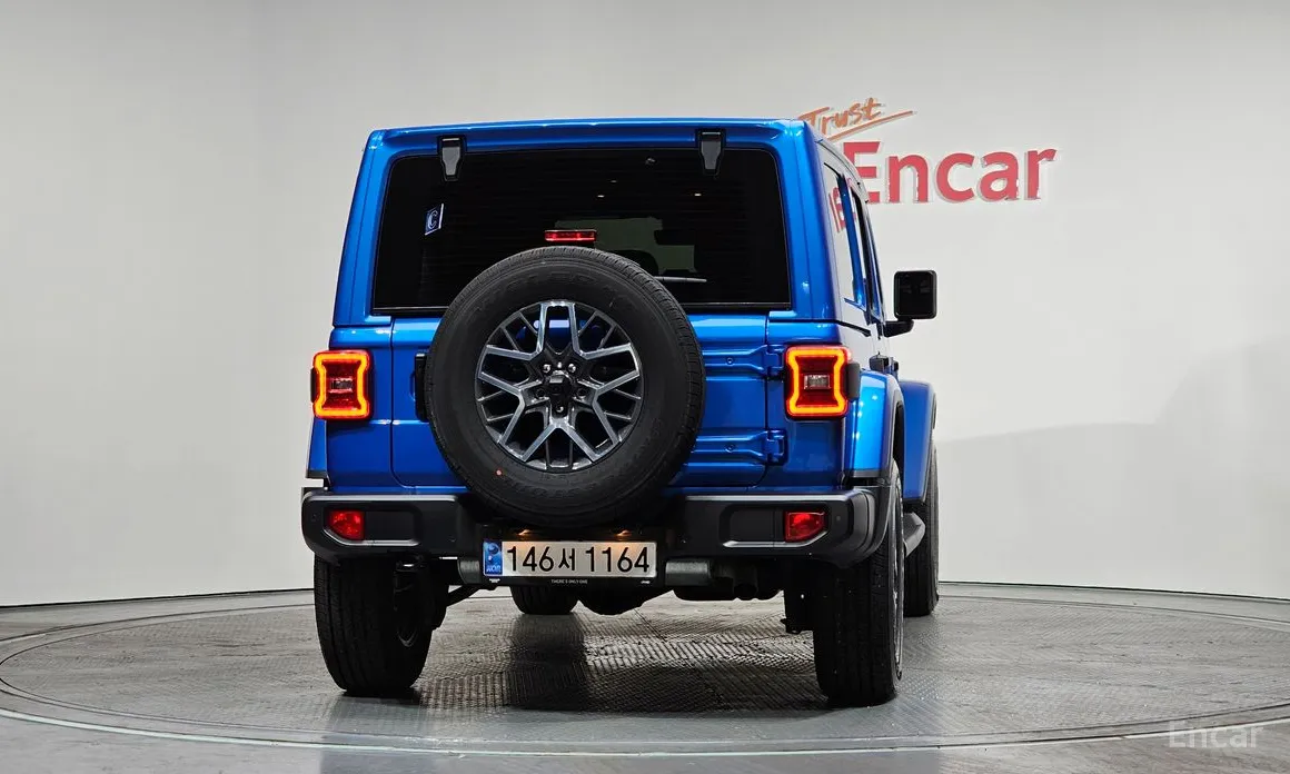Фото 4 - Jeep Wrangler