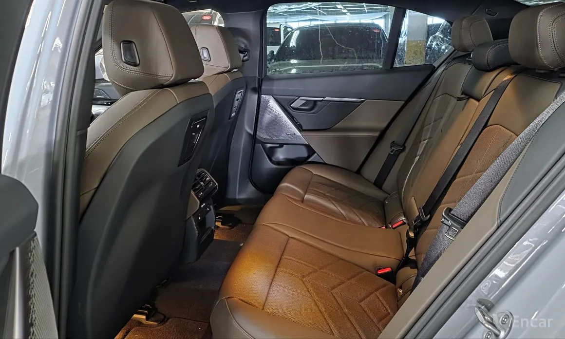 Фото 15 - BMW 5 Series