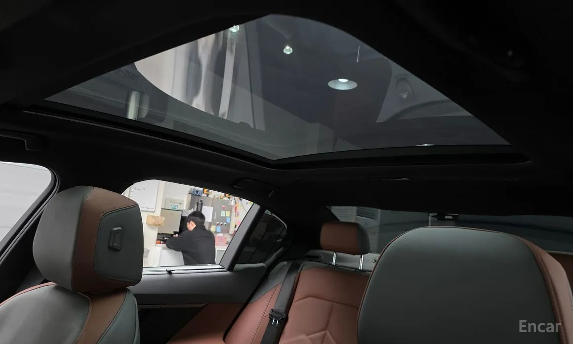 Фото 18 - BMW 5 Series