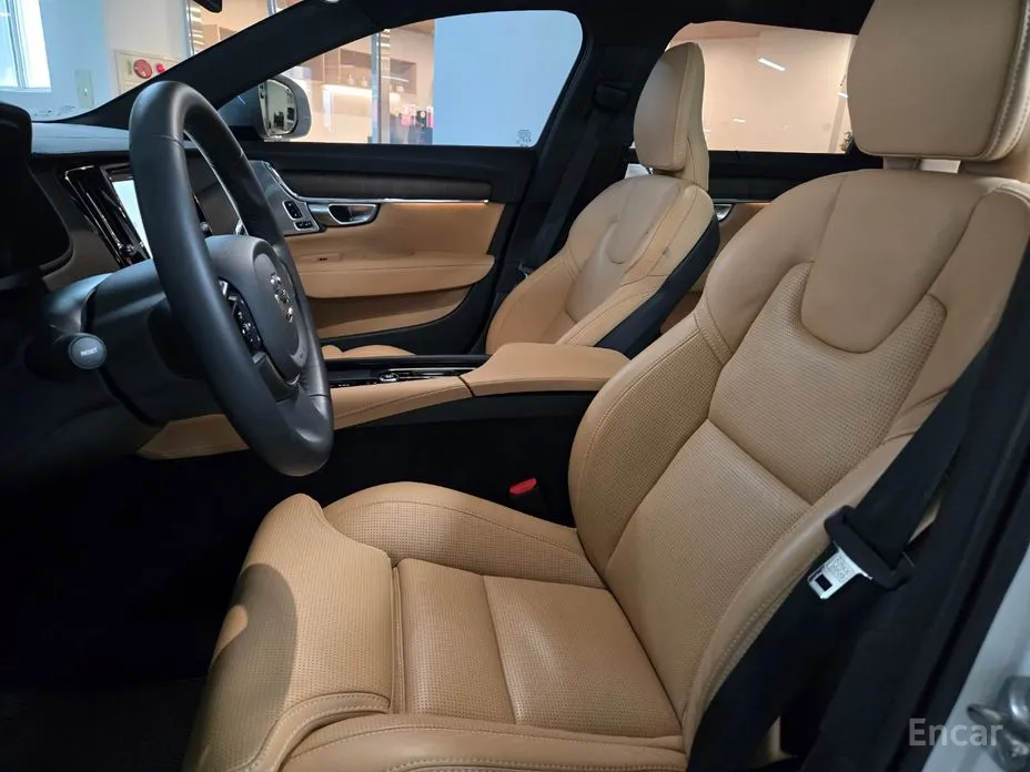 Фото 10 - Volvo V90