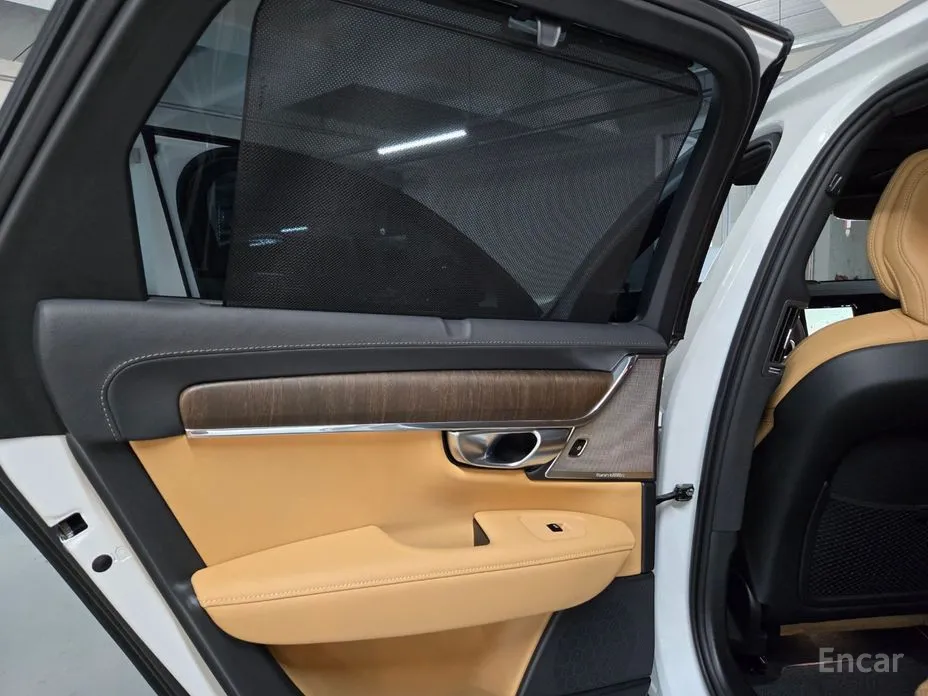 Фото 13 - Volvo V90