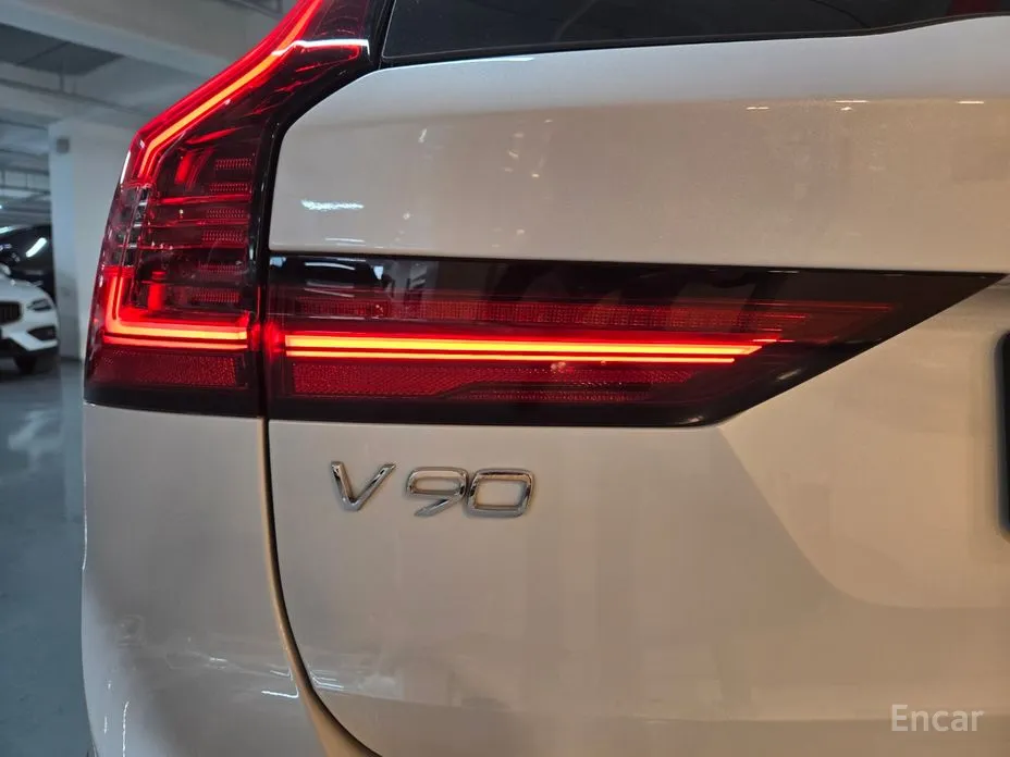 Фото 14 - Volvo V90