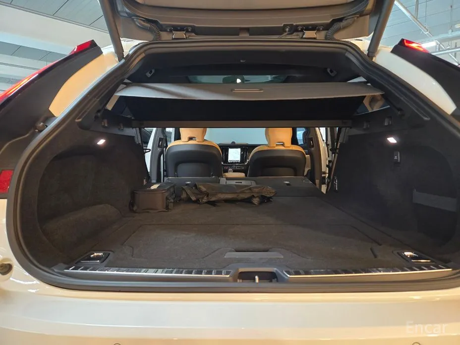 Фото 16 - Volvo V90