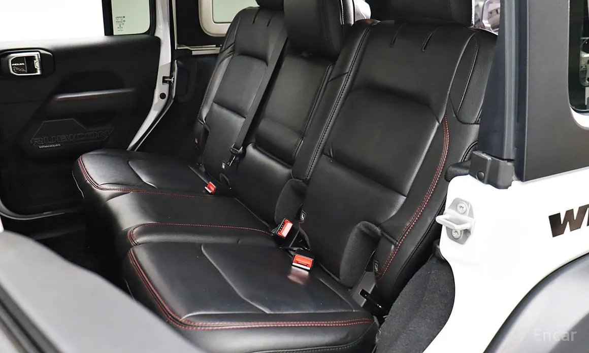 Фото 12 - Jeep Wrangler