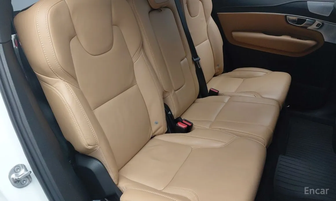 Фото 18 - Volvo XC90