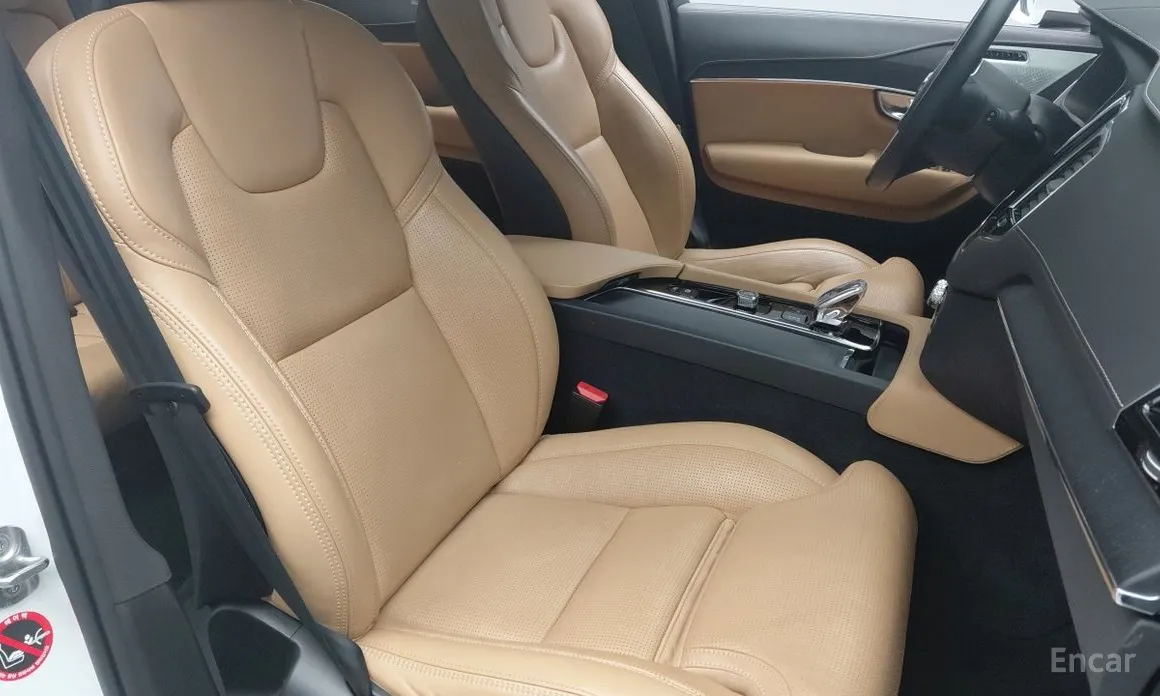 Фото 19 - Volvo XC90