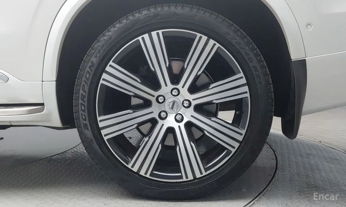 Фото 6 - Volvo XC90