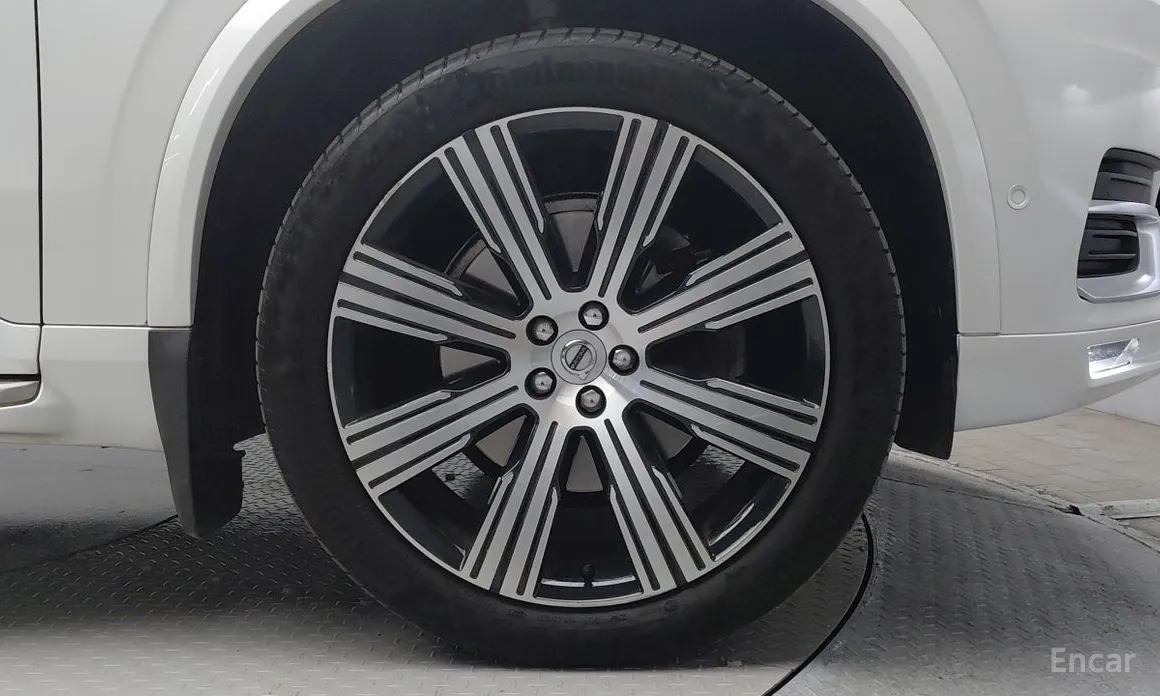 Фото 7 - Volvo XC90