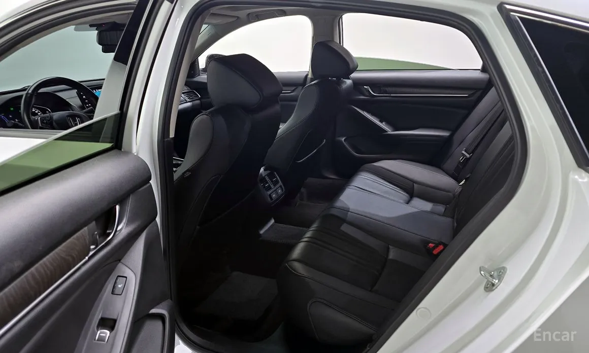 Фото 11 - Honda Accord