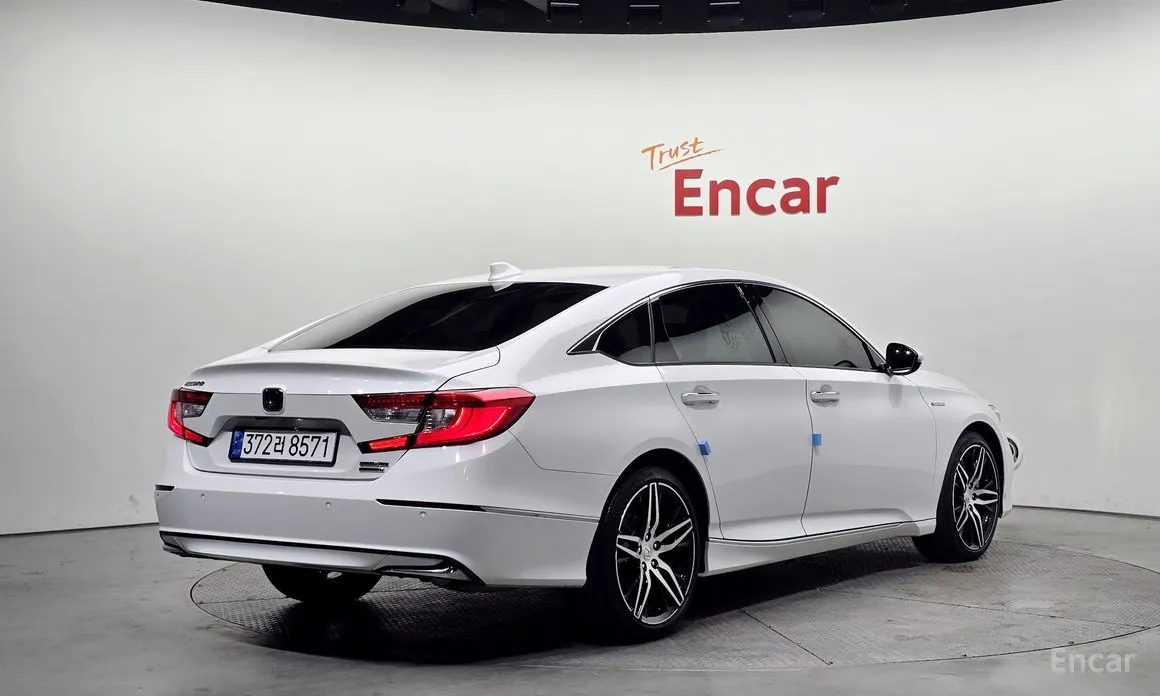 Фото 2 - Honda Accord