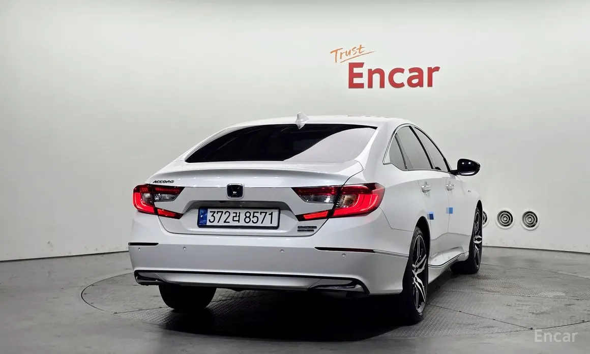 Фото 4 - Honda Accord