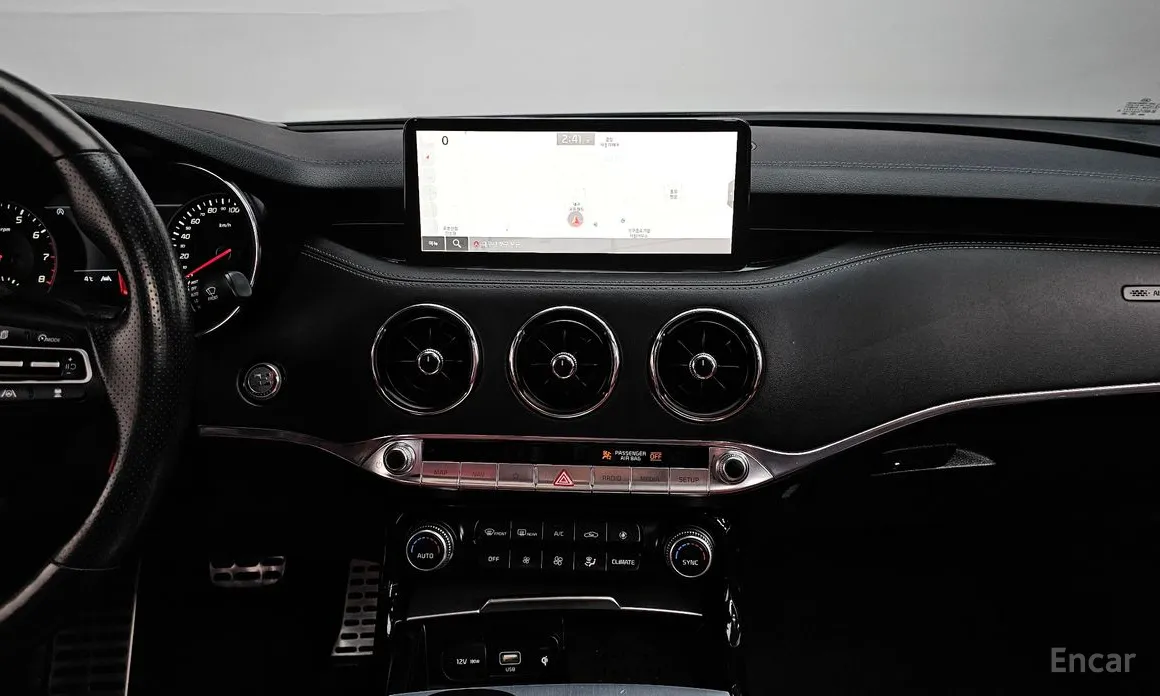 Фото 15 - Kia Stinger