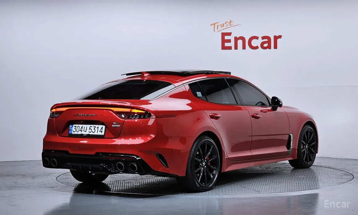 Фото 2 - Kia Stinger