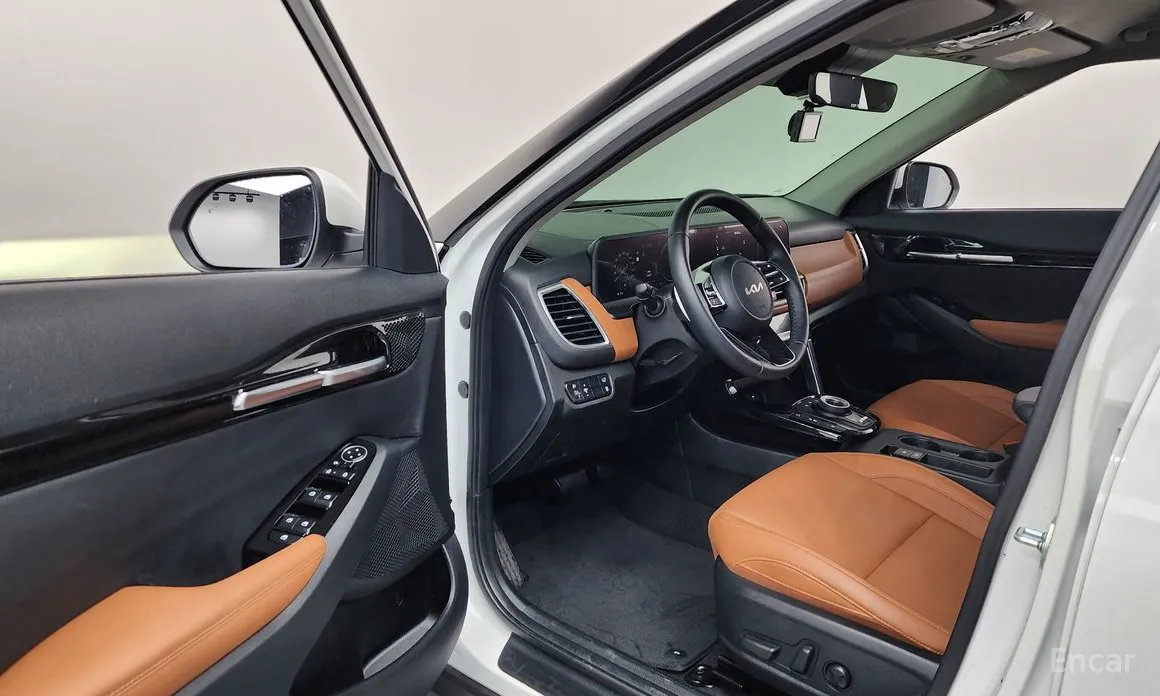 Фото 10 - Kia Seltos