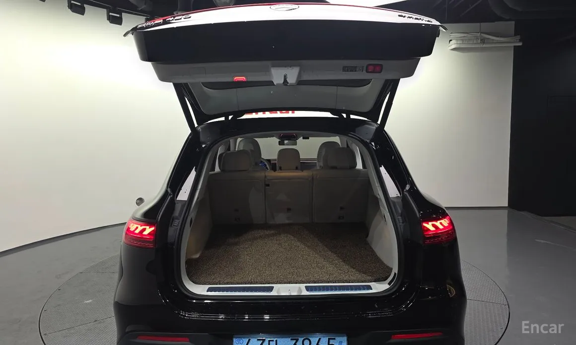 Фото 20 - Mercedes-Benz EQS